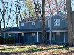 12332 N Seth Ward Rd, Syracuse, IN 46567