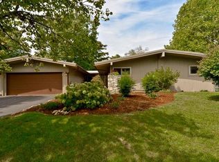 261 Horseshoe Dr, Saint Louis, MO