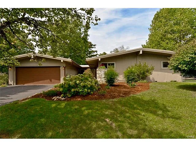 261 Horseshoe Dr photo 1