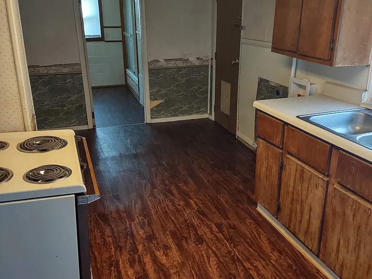 2115 N Grace Ave — Photo 3