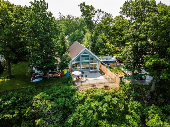 6512 Hamilton Dr, Derby, NY 14047