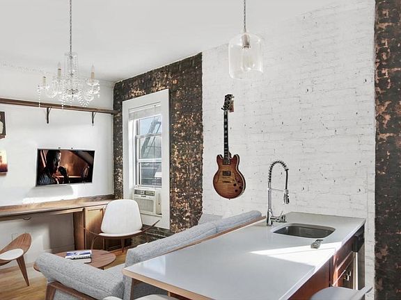 5th image of 648 Grand St APT 2D