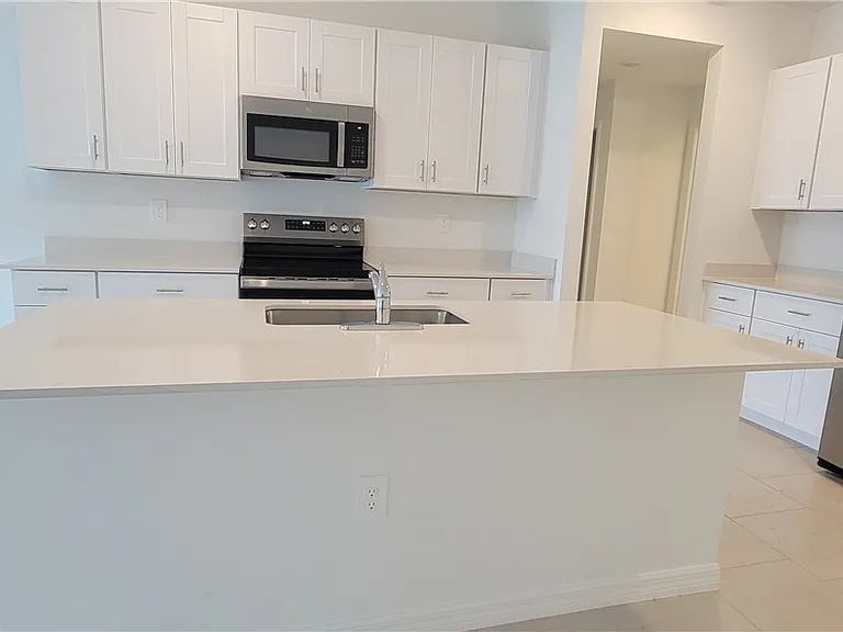 19709 Garden Ridge Ct — Photo 5