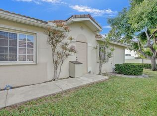 4977 SW 32nd Ter, Fort Lauderdale, FL 33312