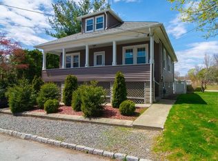 14 School St, Johnston, RI 02919