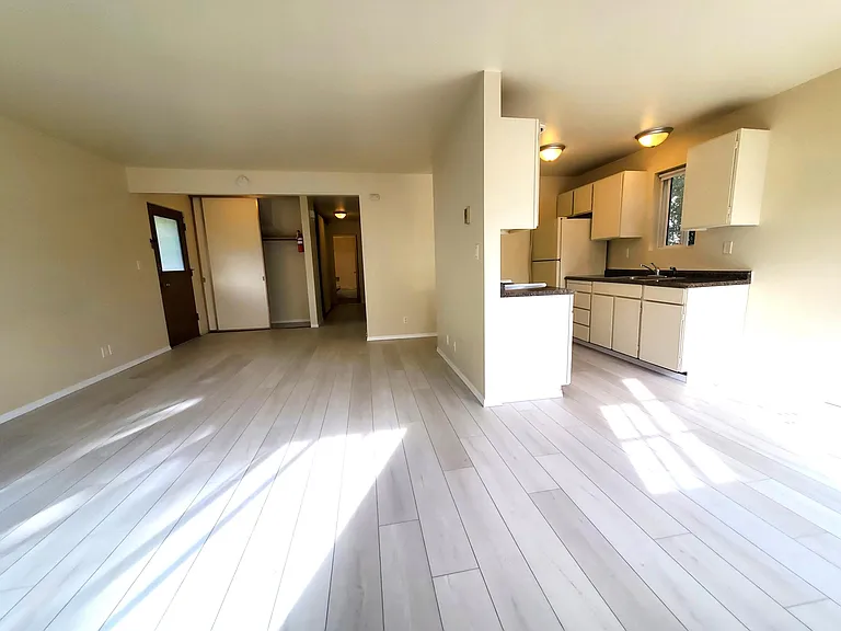 6515 35th Ave NE #101 — Photo 5
