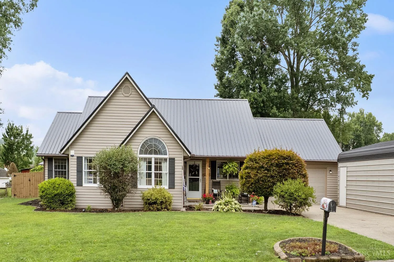 265 Barbour Dr photo 1