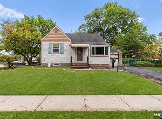 31-12 Rosalie St, Fair Lawn, NJ 07410
