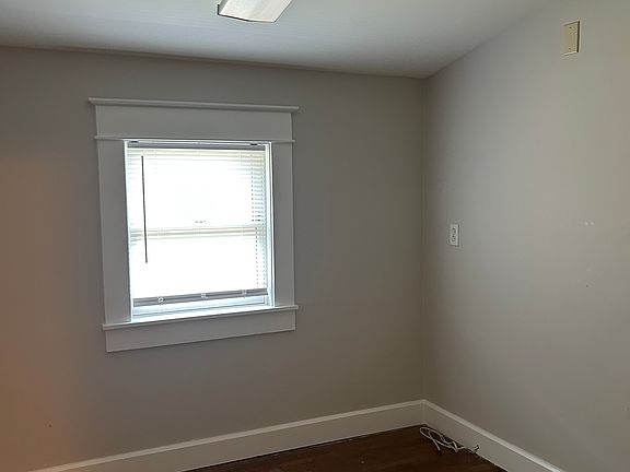 3rd image of 1915 E Main St