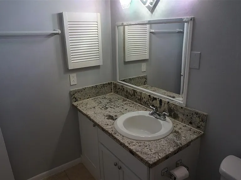 8427 Hearth Dr #6 — Photo 8