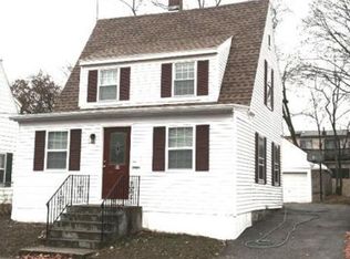 94 Homestead Rd, Lowell, MA 01850