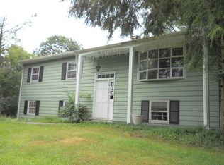 282 Crum Elbow Rd, Hyde Park, NY 12538