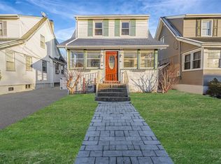 92 Lawson Ave, East Rockaway, NY 11518