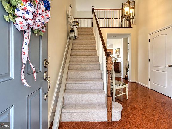 5th image of 35 Cottage Gate Cir