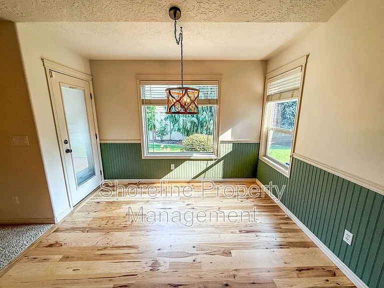 2328 E Satterfield St — Photo 17