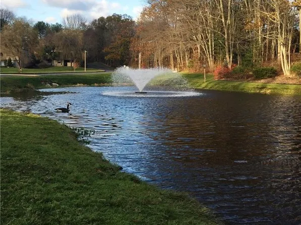 7 Crocus Ln, Farmington, CT 06032