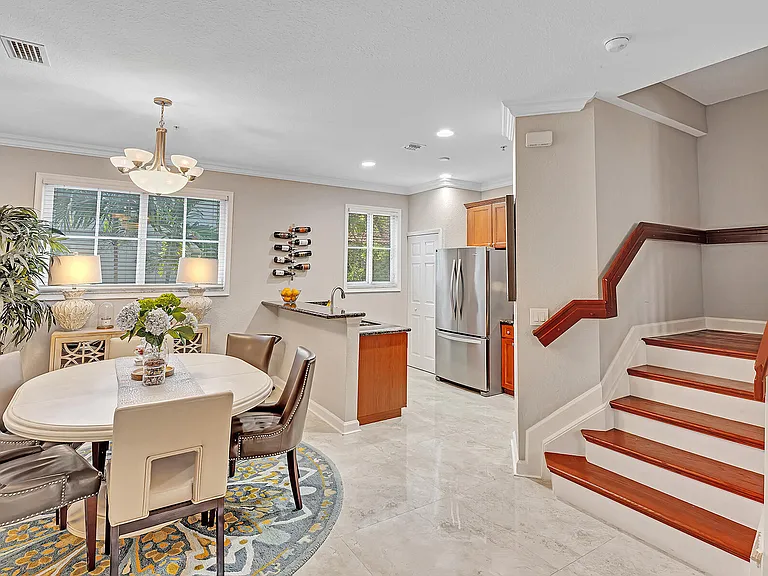 323 Bayfront Dr — Photo 11