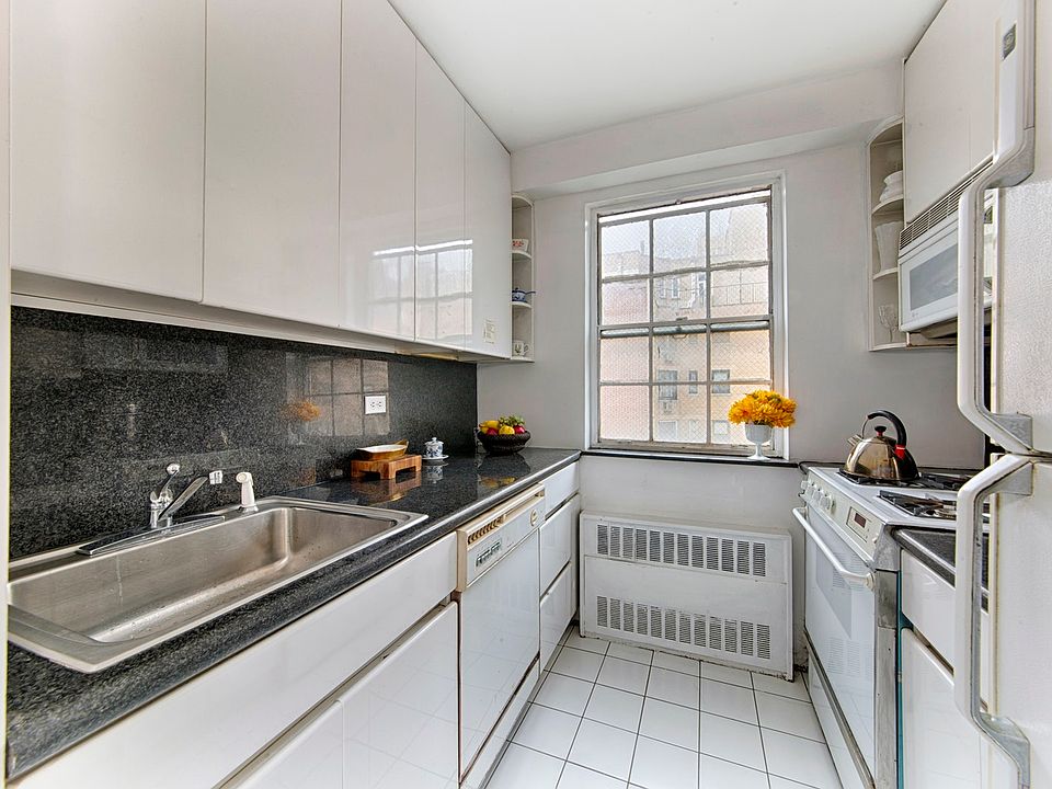 1st image of 1056 Lexington Ave #9H