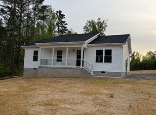 1232 E Courthouse Rd, Blackstone, VA 23824