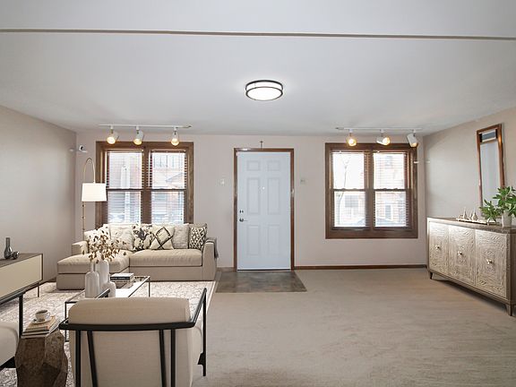 3rd image of 3325 S Lituanica Ave