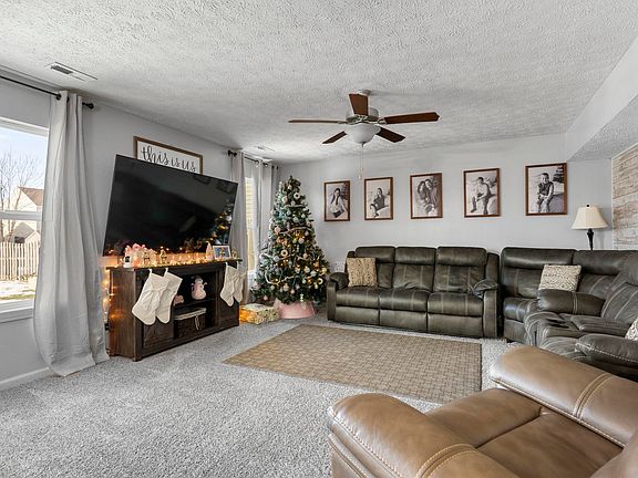 4th image of 808 Belgian Ln