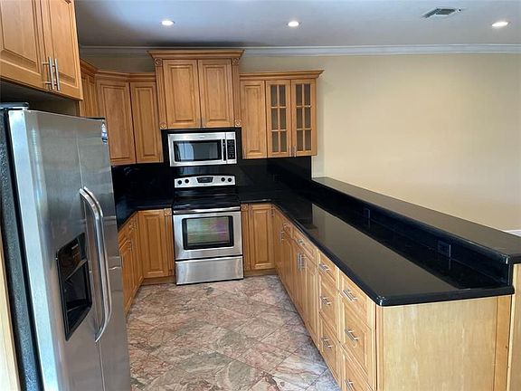 3rd image of 1200 NE 5th St