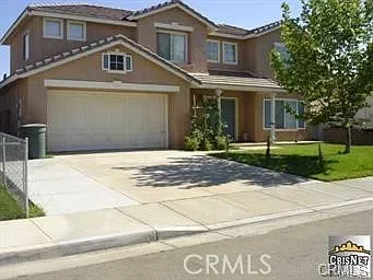 4 bed, 2.5 bath, 1690 sqft, $1,800 — Photo 1