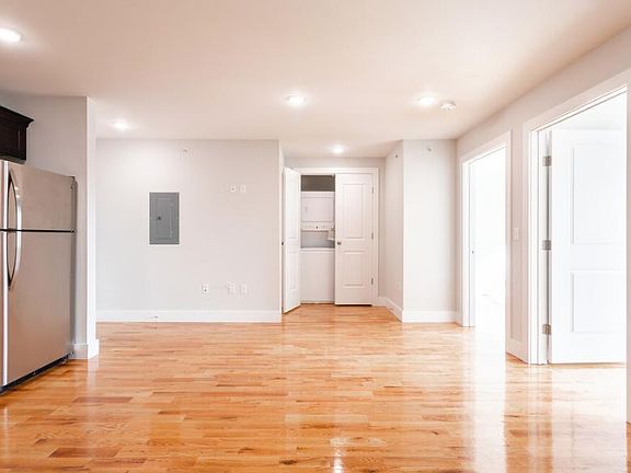 4th image of 140 Sussex Ave