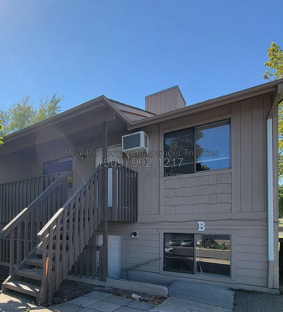 2 bed, 1.0 bath, 870 sqft, $1,195 — Photo 1