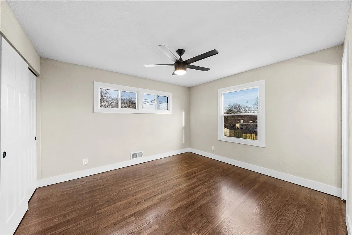 3 bed, 1000 sqft, $1,675 — Photo 4