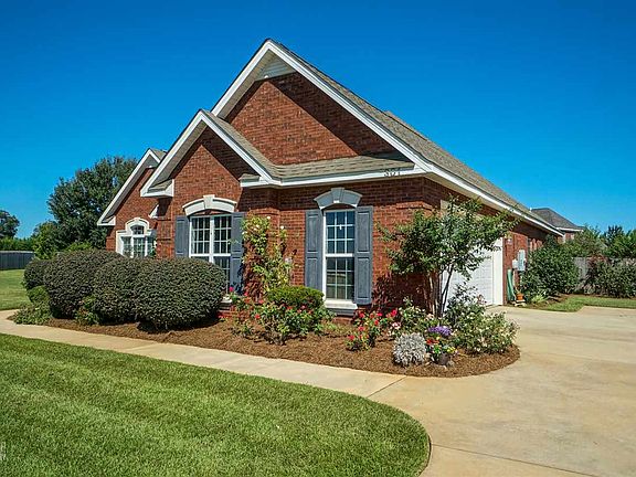 3rd image of 301 Hathersage Dr