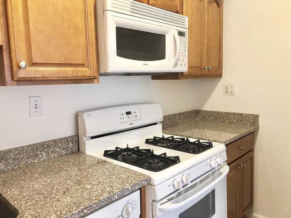 1st image of 523 S Fayette St