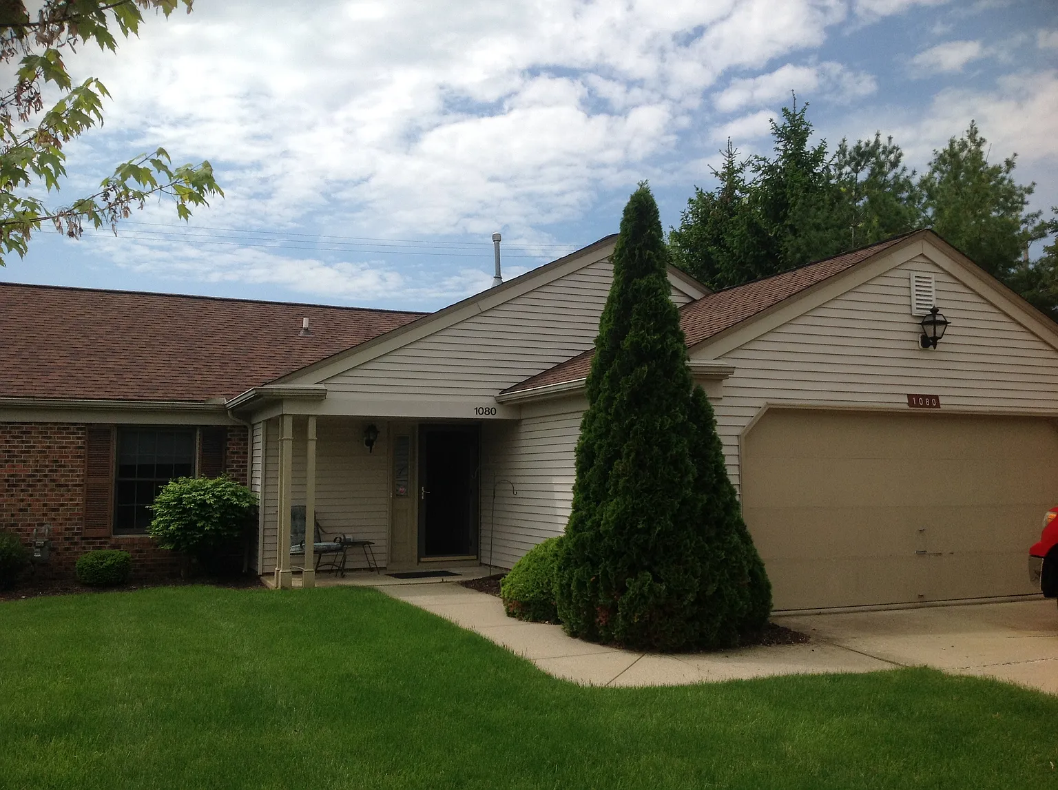 1080 Northford Ct photo 1
