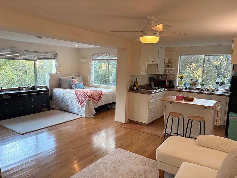 8729 Hollywood Hills Rd #A — Photo 3