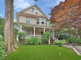 44 Ellenton Ave, New Rochelle, NY 10801
