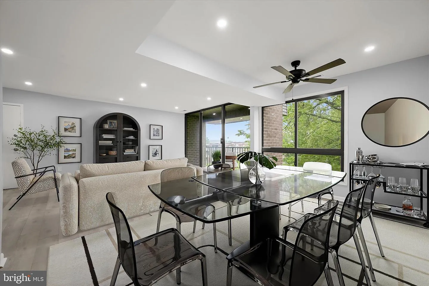 3 bed, 1246 sqft, $2,400 — Photo 4