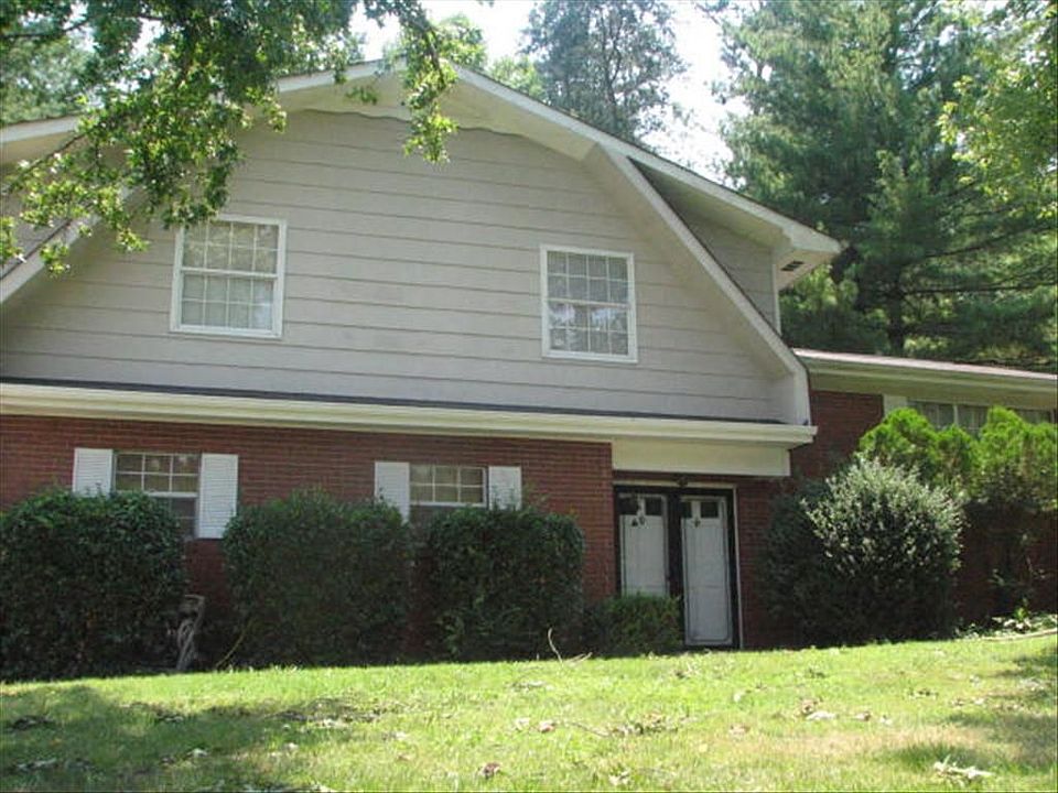 1st image of 304 Cross Creek Dr