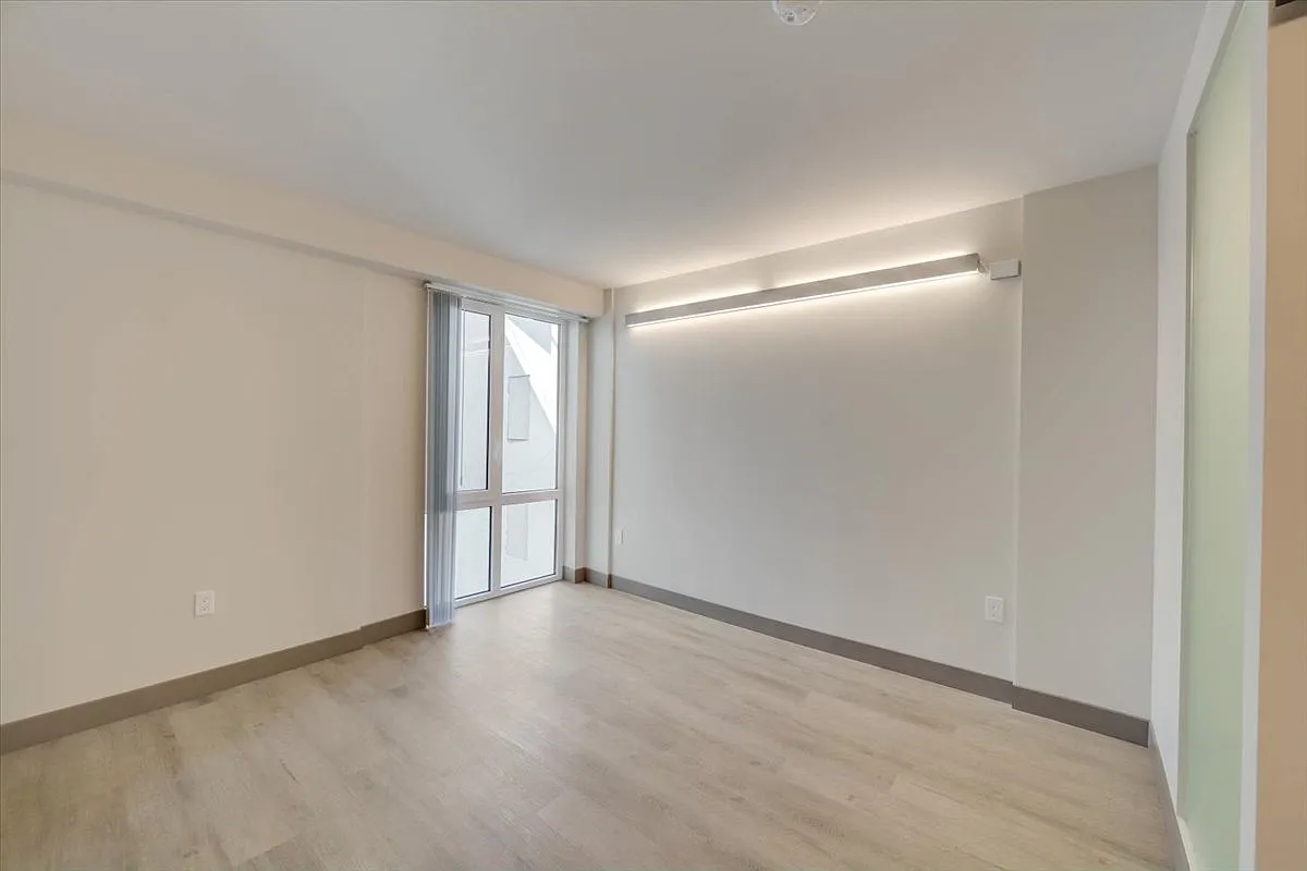 145 Leavenworth St — Photo 2
