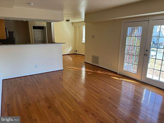 2nd image of 2510 Markham Ln APT 1