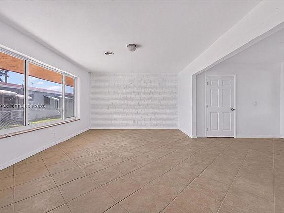 3rd image of 2209 Washington St #2