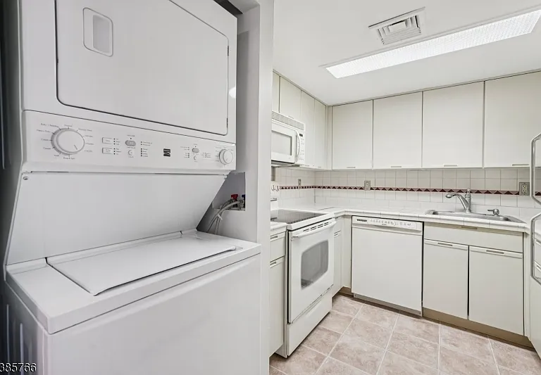 38 Moonachie Rd #116 — Photo 9
