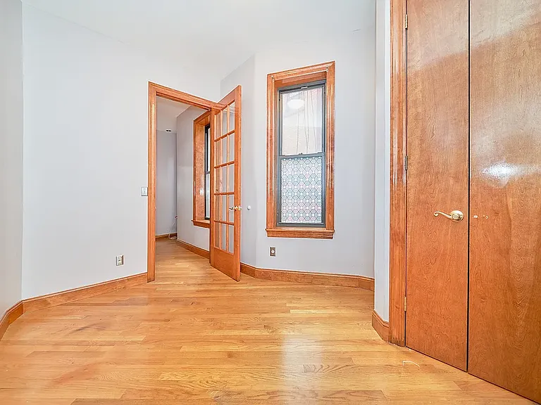 501 1/2 W 43rd St #3E — Photo 7