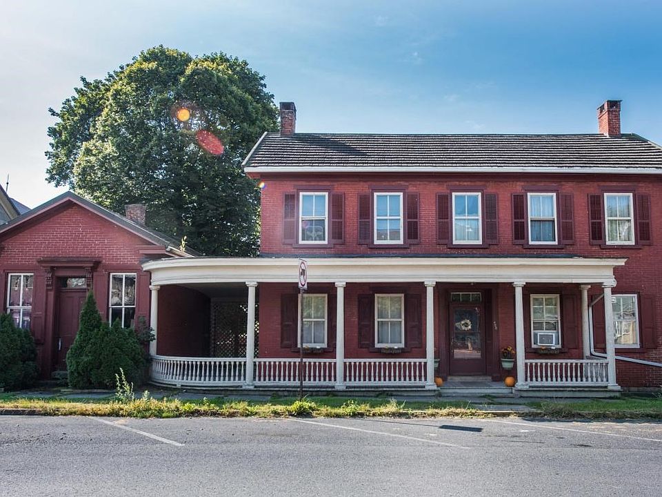 400 Front St
