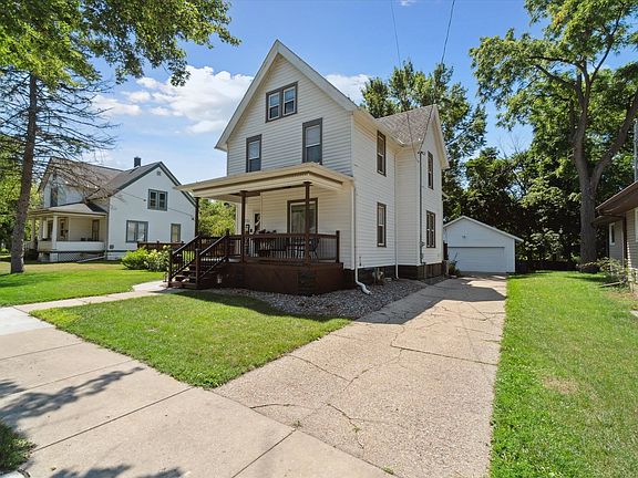 3rd image of 722 Glen St