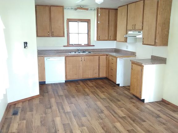 5th image of 3150 Davis Dr