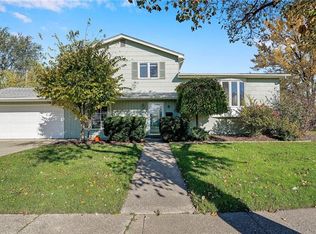 8 Beverly Dr, Depew, NY 14043