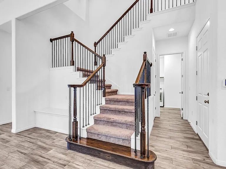 2907 Zelma Dr — Photo 25
