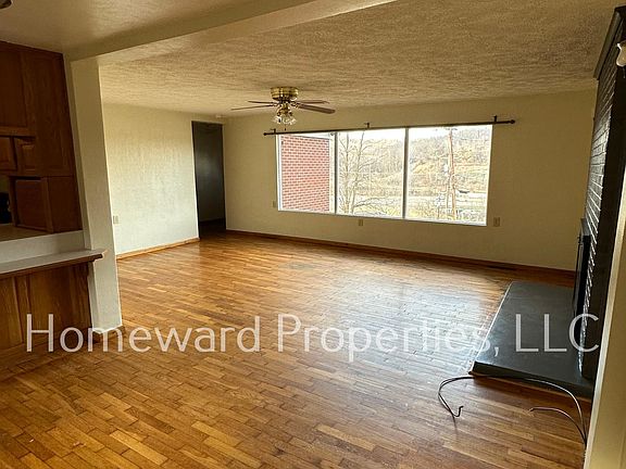 Living room & dining area