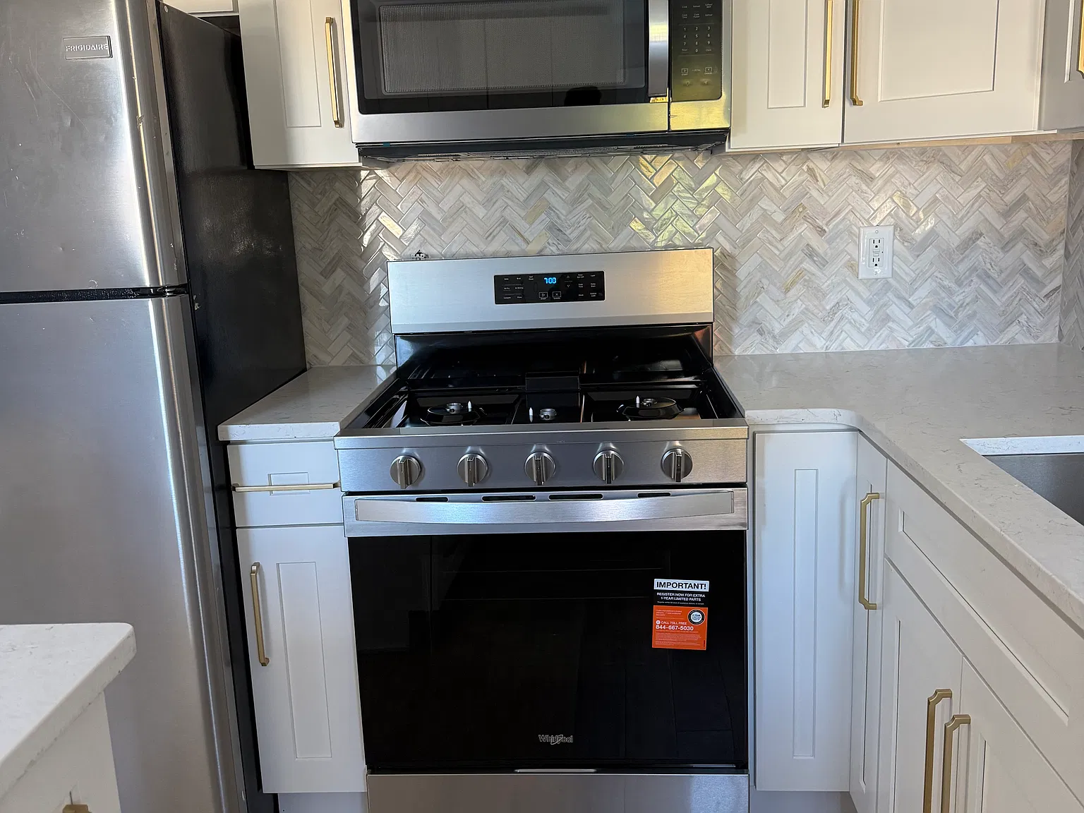 3 bed, 1.5 bath, $2,550 — Photo 3