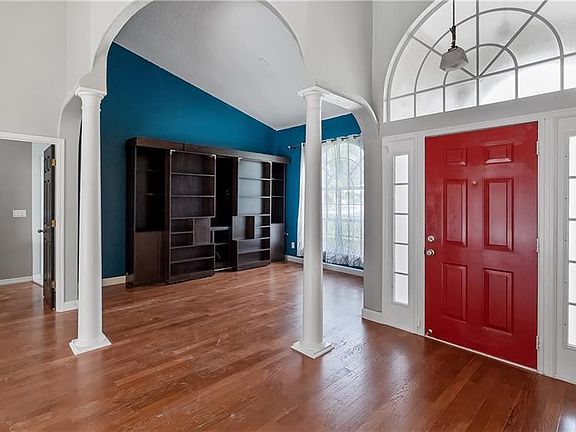 3rd image of 2020 Evergreen Ct